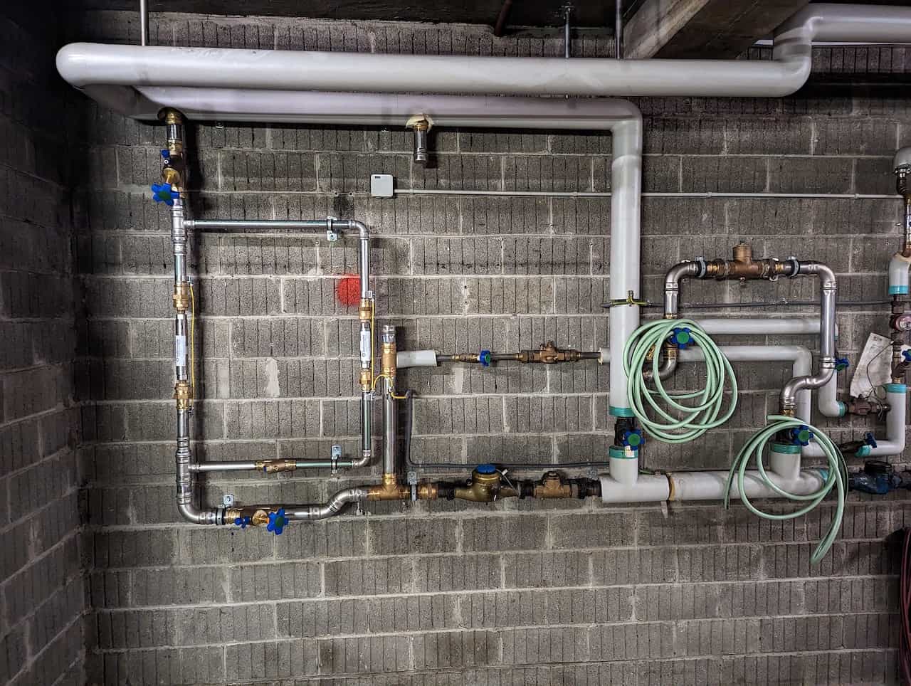 Installation Fluotech en local technique de copropriété